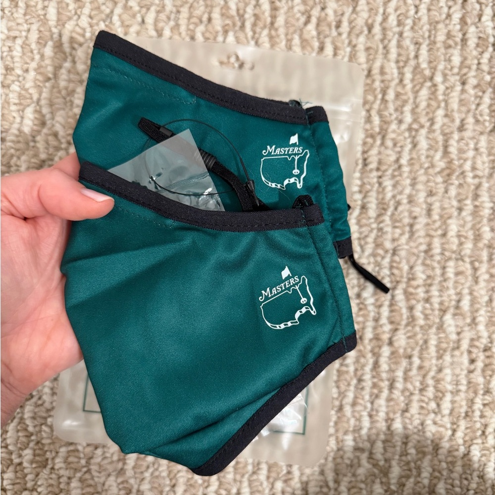 Masters Green Face Mask - Picture 4 of 5